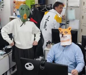 Let’s Halloween Party👻