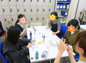 【福岡・博多 通信制高校】「学校の雰囲気が気になる方へ」｜レジン体験で自然と笑顔が広がったオープンスクール
