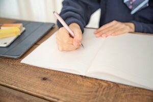 【不登校のお子さんを持つ保護者の方へ】昼夜逆転・朝起きられない状態から高校進学につながった実例